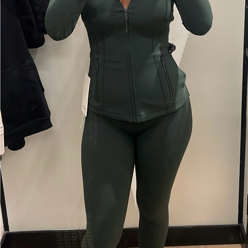 Women's Lululemon Rainforest Green Activewear Set